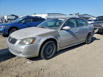  Salvage Nissan Altima