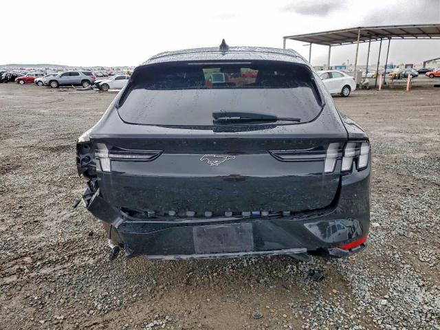 Ford Mustang Premium Image 8