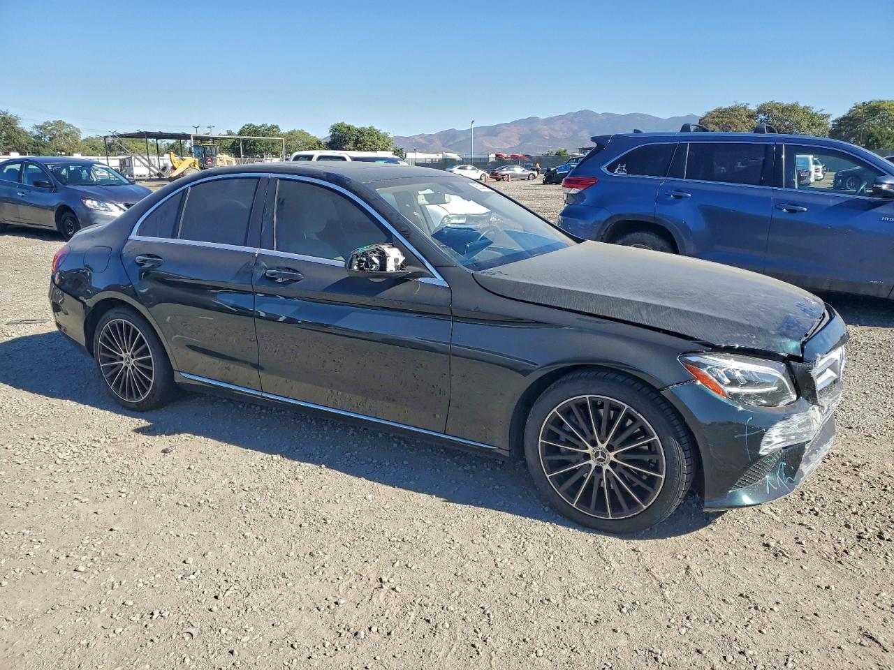 Mercedes-Benz C-Class 300 Image 2