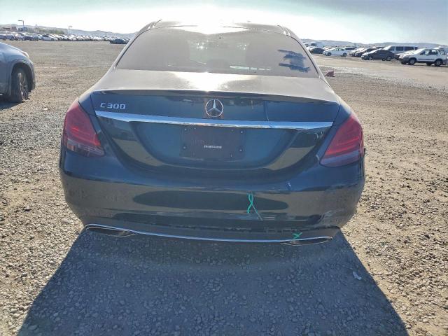 Mercedes-Benz C-Class 300 Image 11