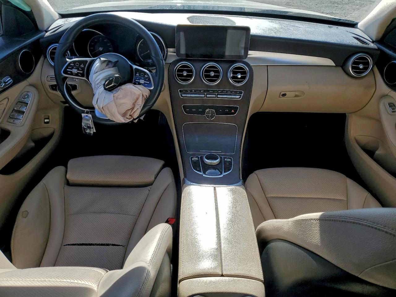 Mercedes-Benz C-Class 300 Image 10