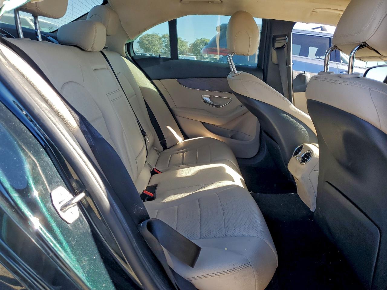 Mercedes-Benz C-Class 300 Image 6