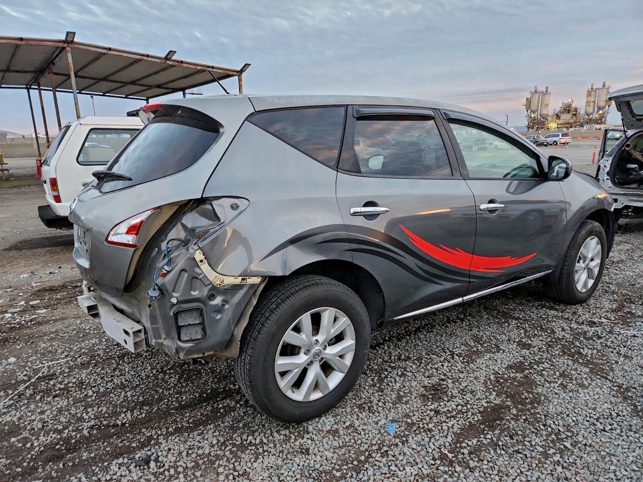 Nissan Murano S Image 8