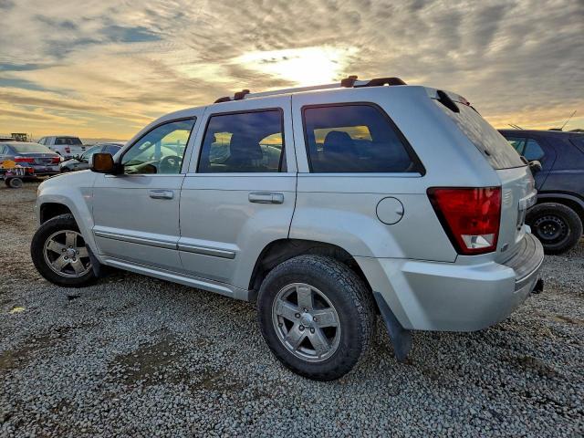 Jeep Grand Cherokee Overland Image 8