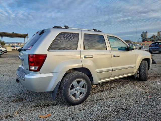 Jeep Grand Cherokee Overland Image 9