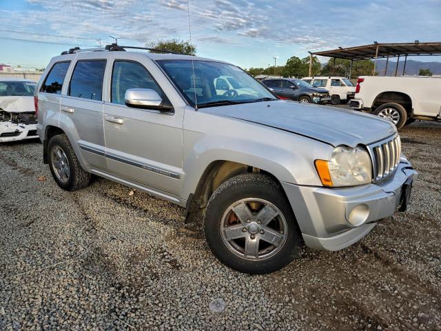 Jeep Grand Cherokee Overland Image 3