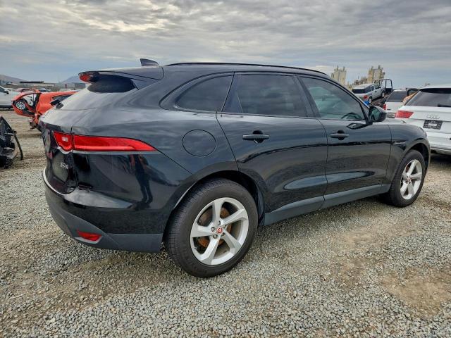 Jaguar F-PACE Premium Image 7
