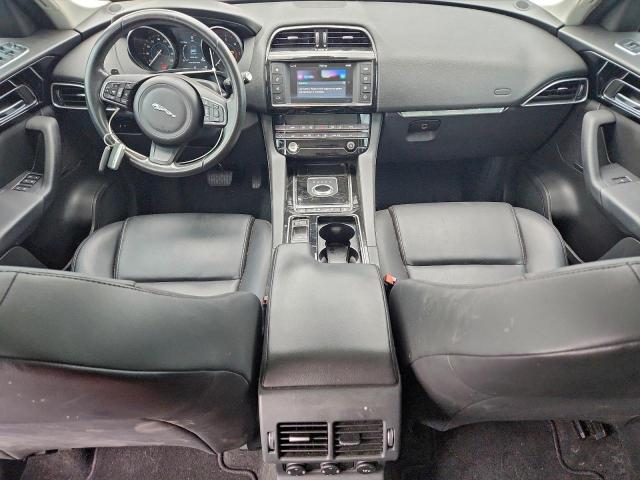 Jaguar F-PACE Premium Image 4