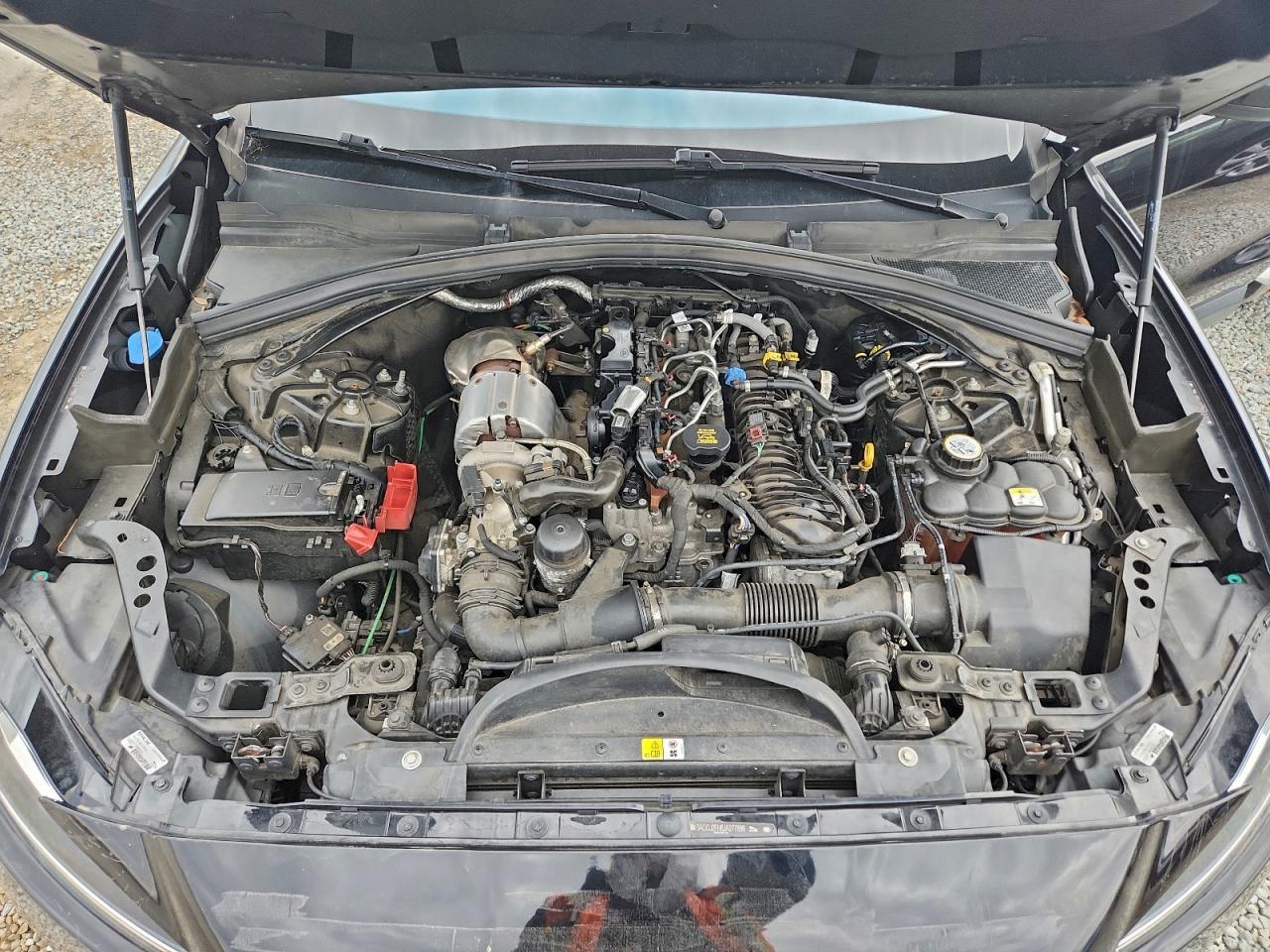 Jaguar F-PACE Premium Image 11