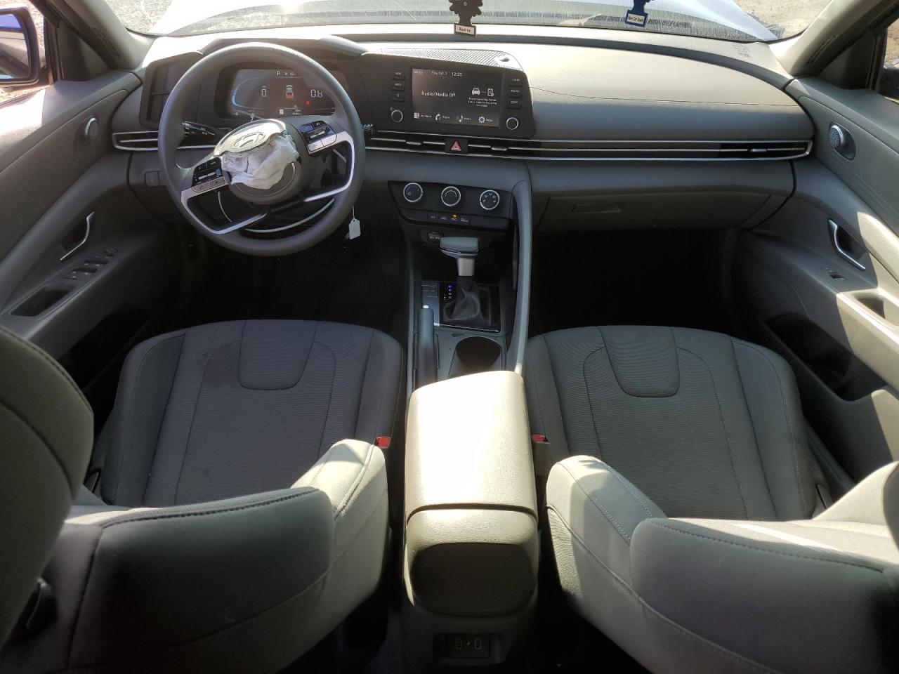 Hyundai ELANTRA Se Image 3
