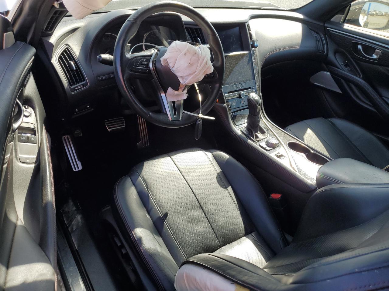 INFINITI Q60 Red Sport 400 Image 11