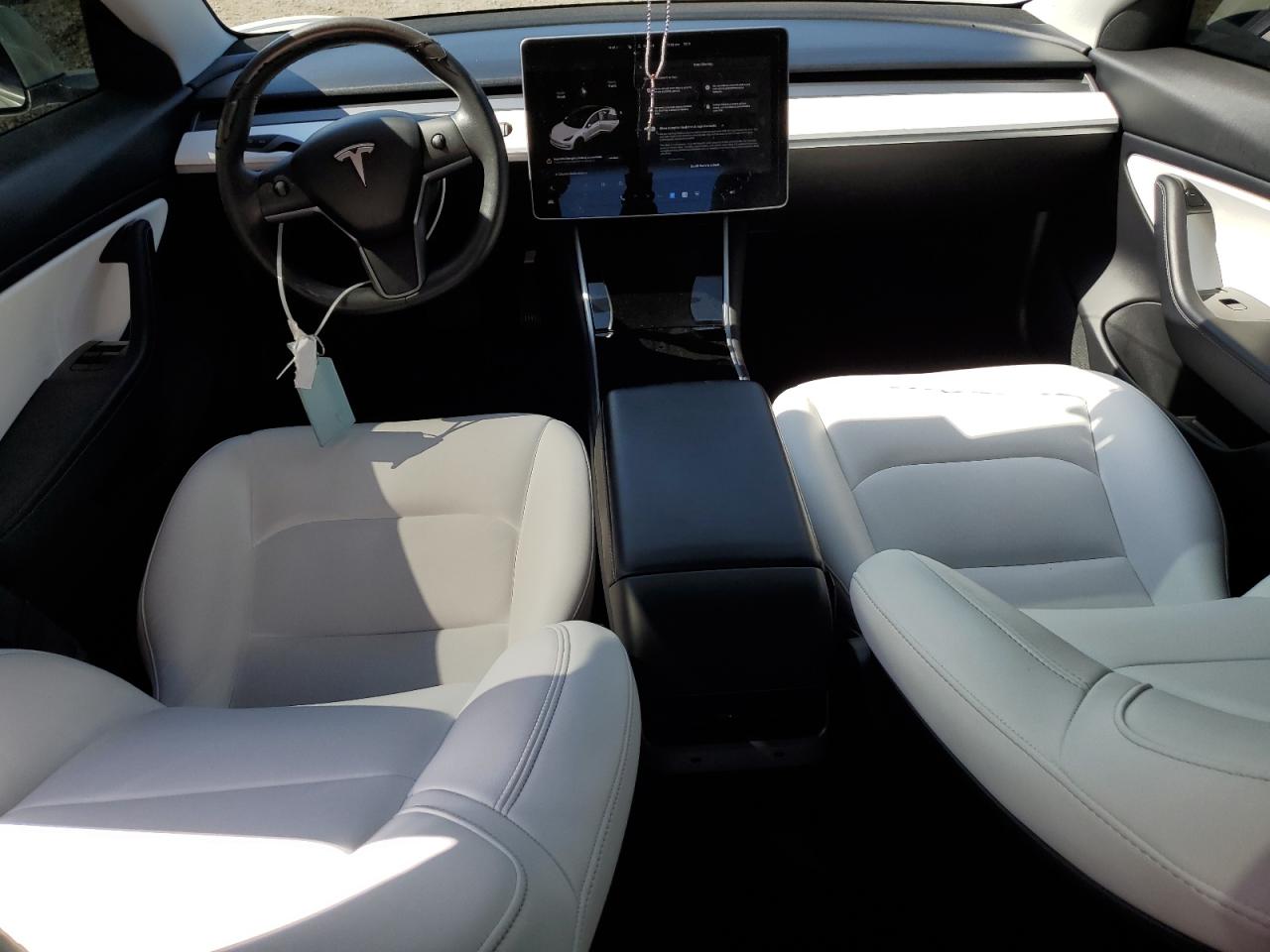 Tesla Model 3 Image 7