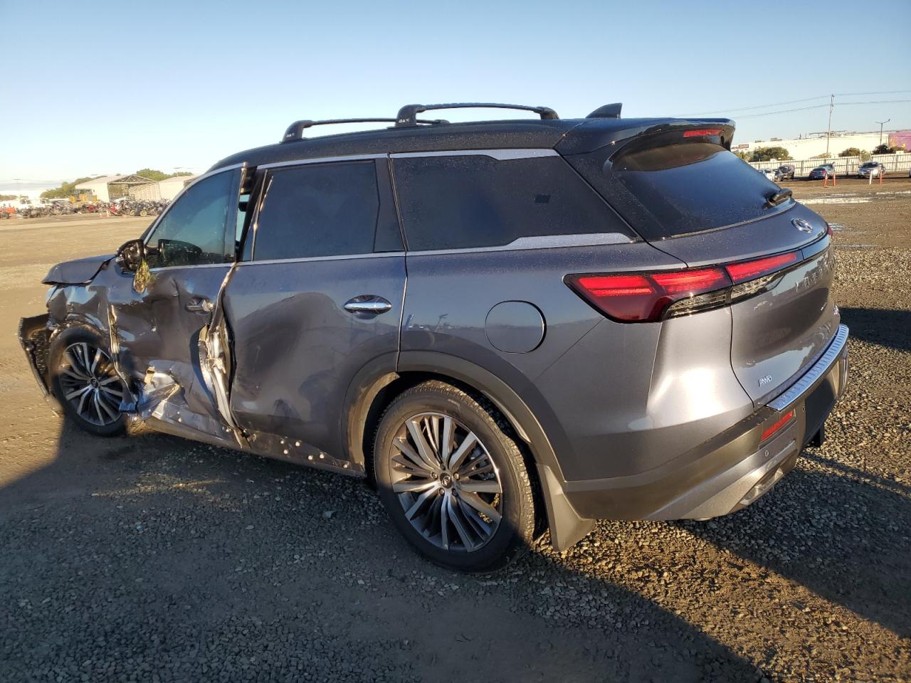 INFINITI Qx Autograph Image 4