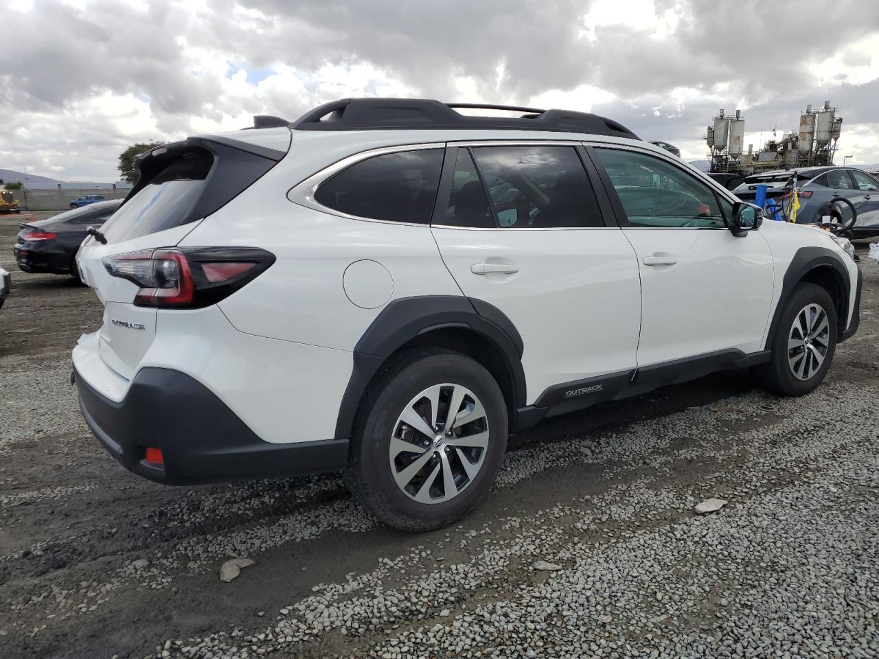 Subaru Outback Premium Image 5