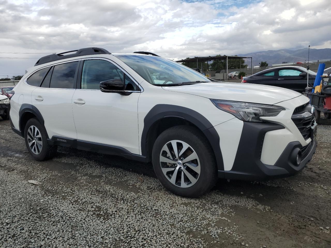 Subaru Outback Premium Image 12