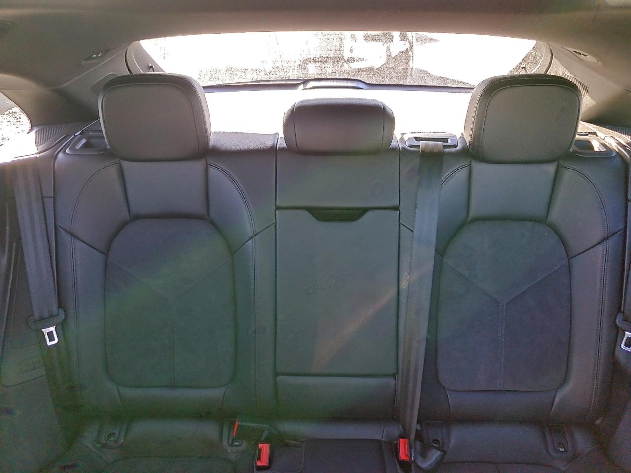 Porsche Macan Image 8