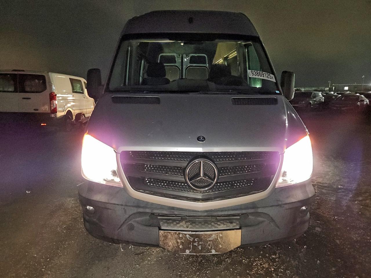 Mercedes-Benz Sprinter 2500 Image 11