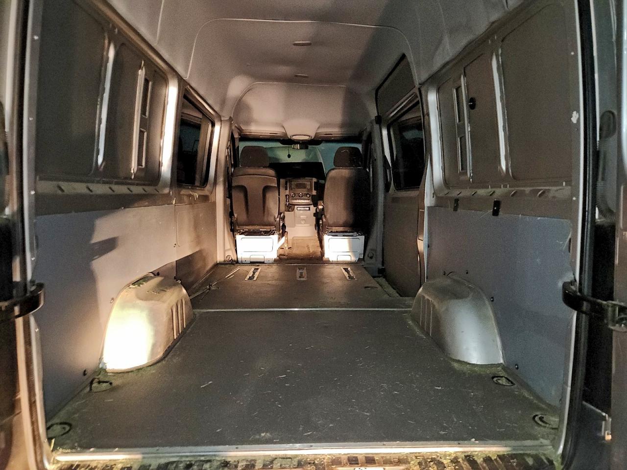 Mercedes-Benz Sprinter 2500 Image 5