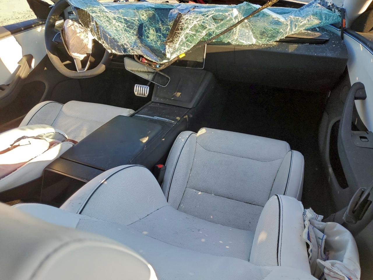 Tesla Model 3 Image 5