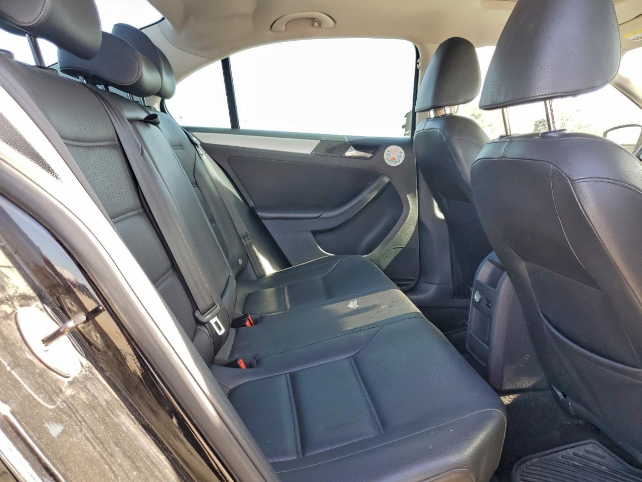 Volkswagen Jetta Se Image 8