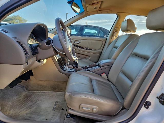 Nissan Maxima Gle Image 12