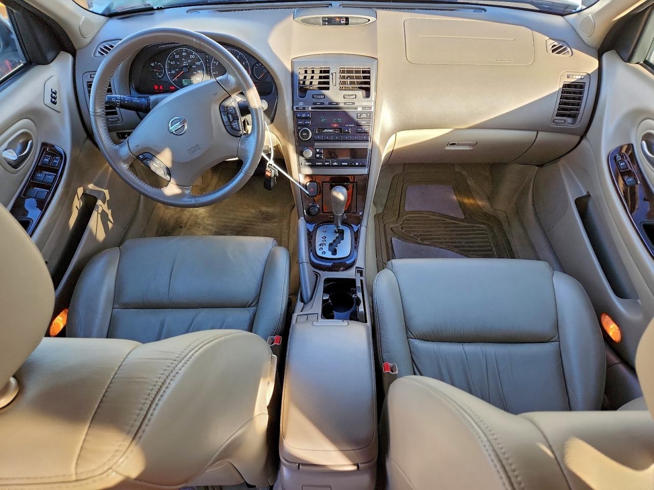 Nissan Maxima Gle Image 10