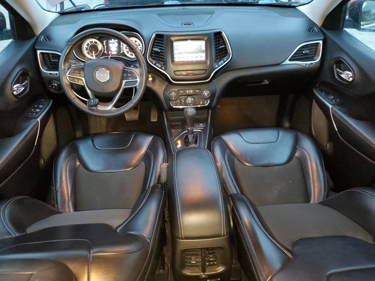 Jeep Grand Cherokee Latitude Plus Image 6