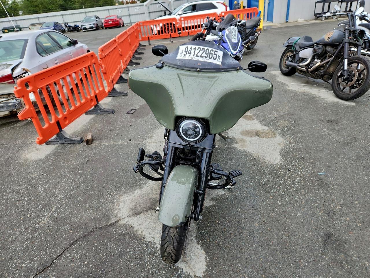 Harley-Davidson Fl Image 3