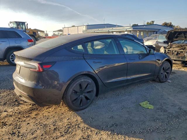 Tesla Model 3 Image 4