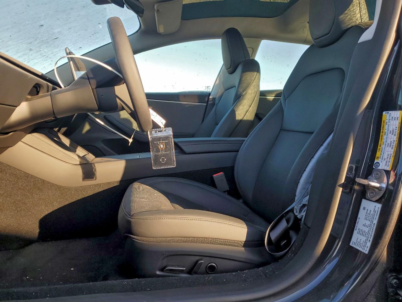 Tesla Model 3 Image 7