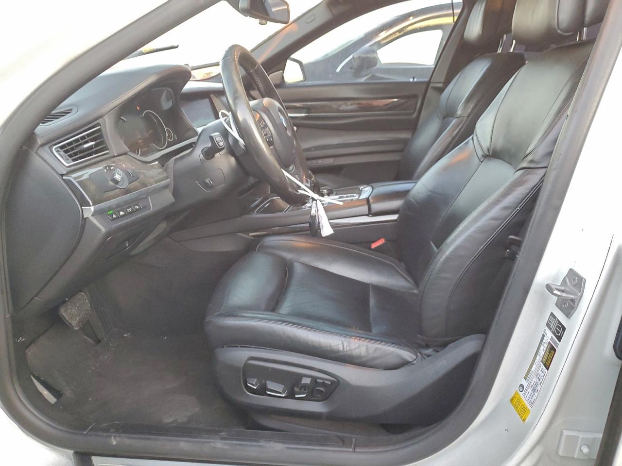 BMW 7 Series Li Image 7