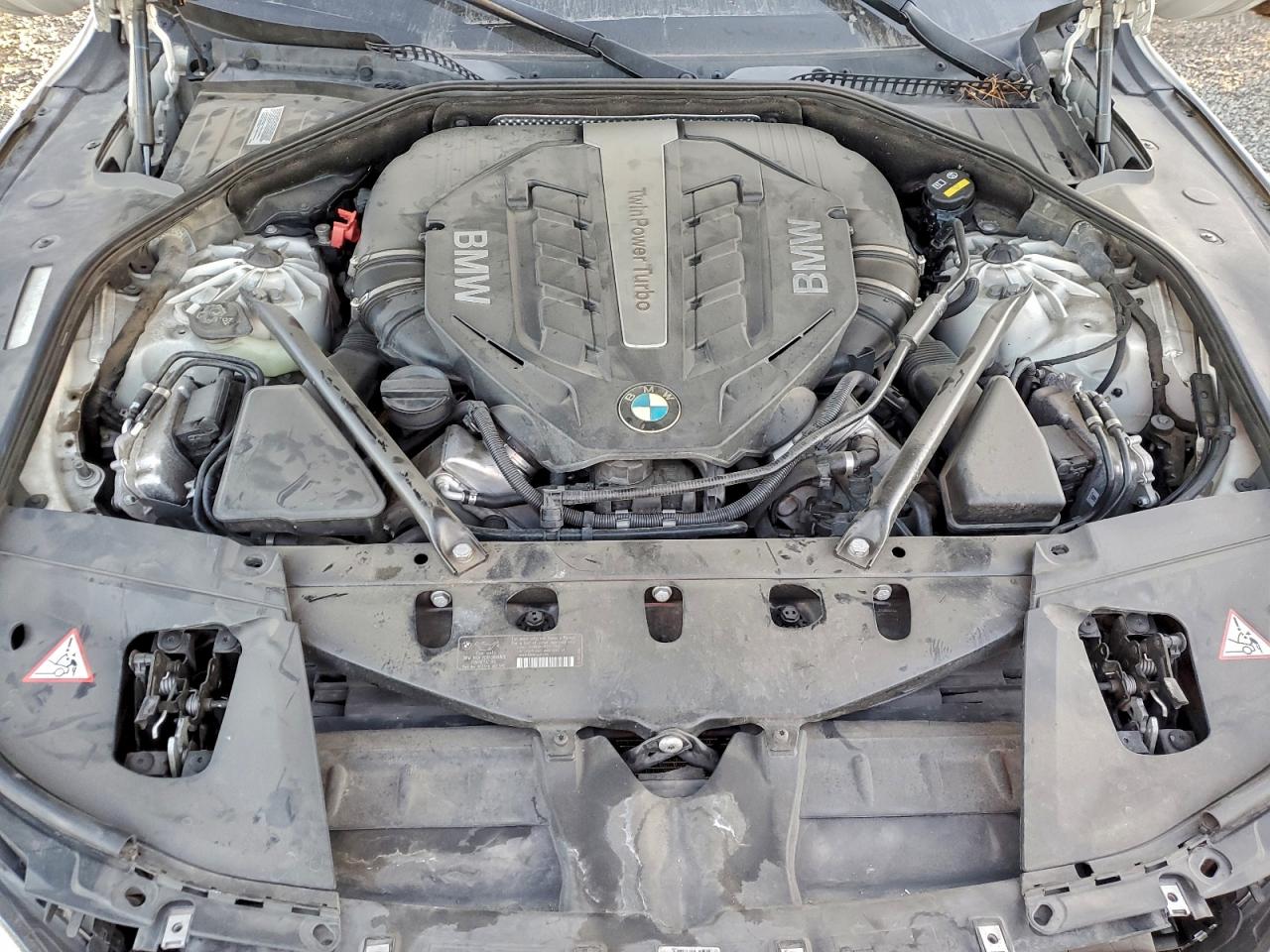 BMW 7 Series Li Image 10