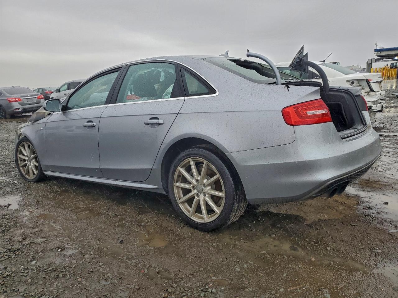 Audi A4 Premium S-line Image 12