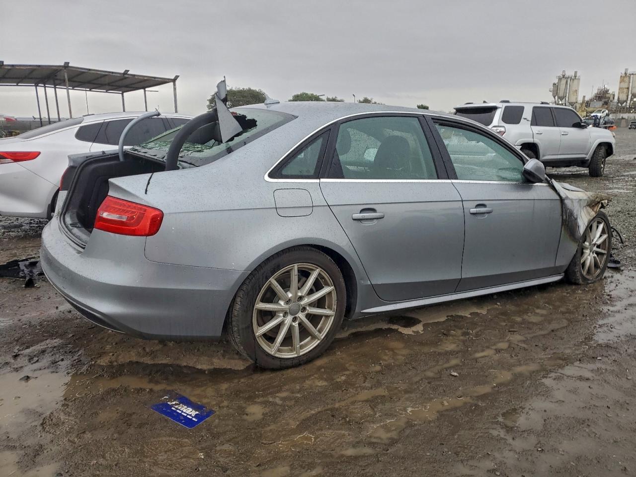 Audi A4 Premium S-line Image 2