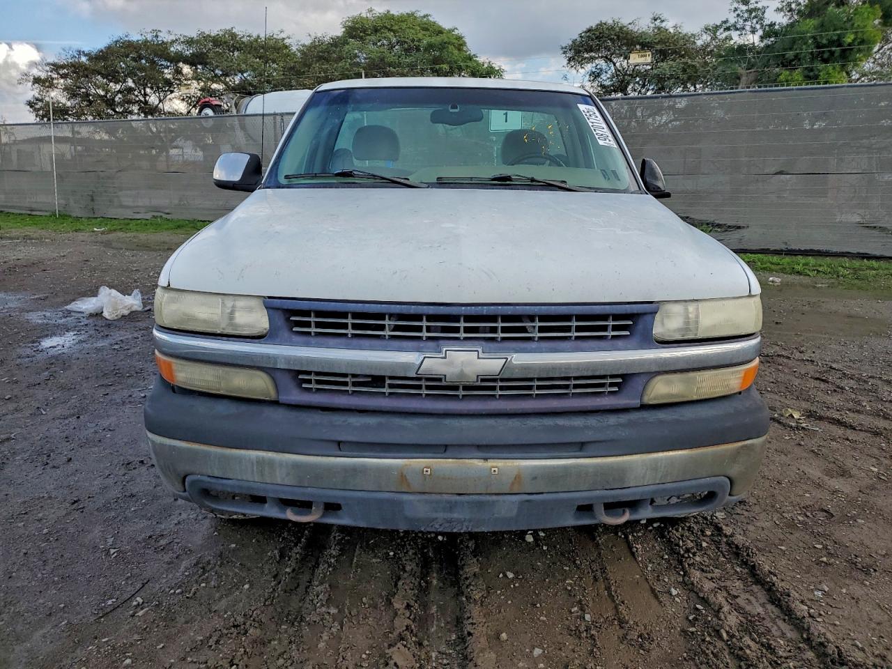 Chevrolet Silverado K1500 Image 6