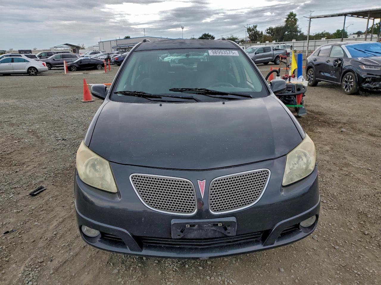 Pontiac Vibe Image 8