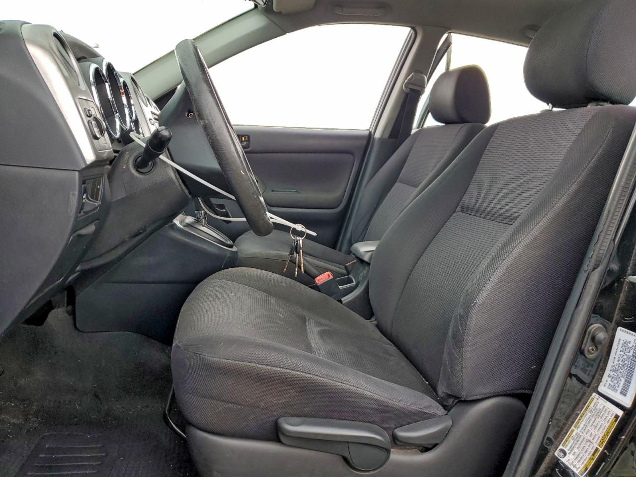 Pontiac Vibe Image 4