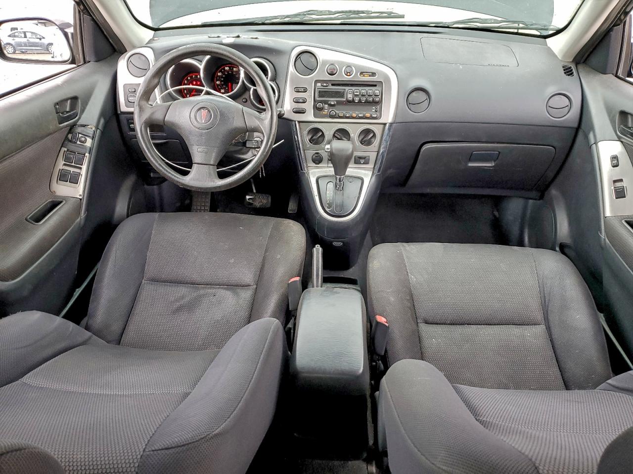 Pontiac Vibe Image 9