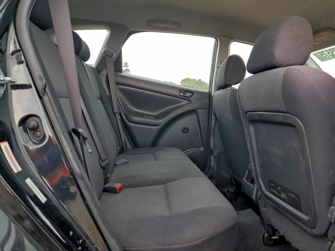 Pontiac Vibe Image 11