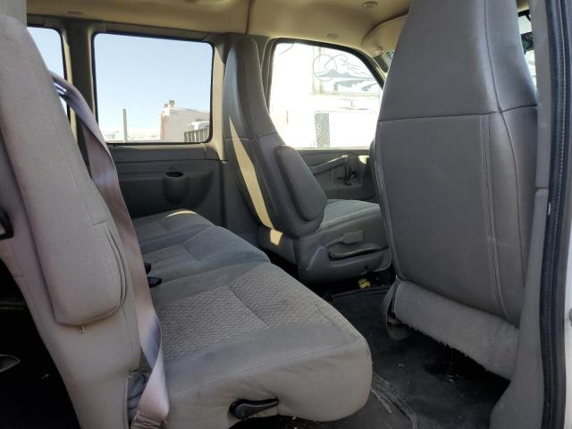 Chevrolet Express Lt Image 9