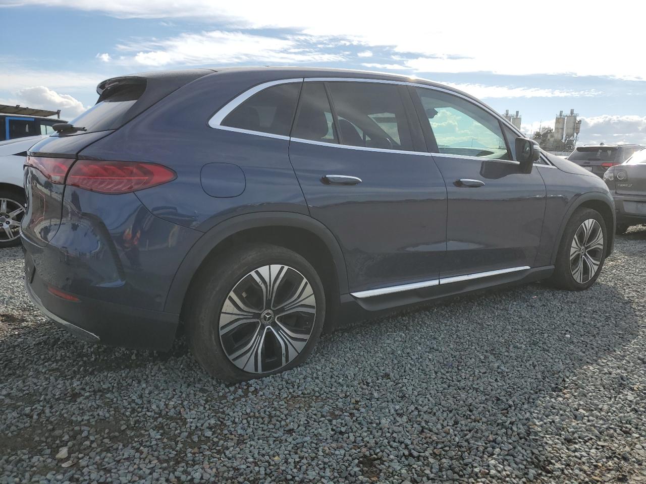 Mercedes-Benz EQE 350+ Image 4