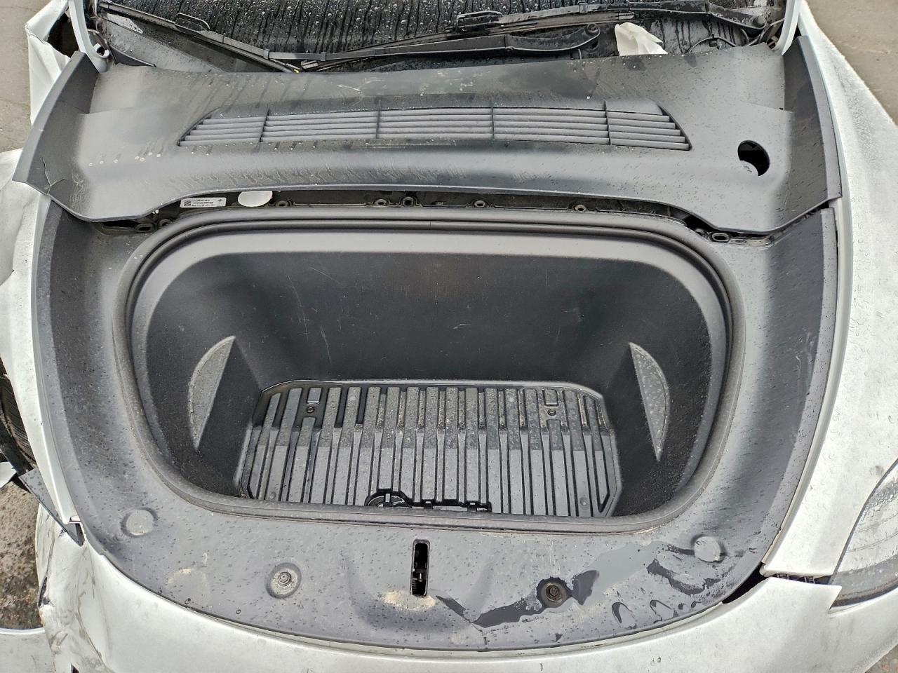 Tesla Model Y Image 13