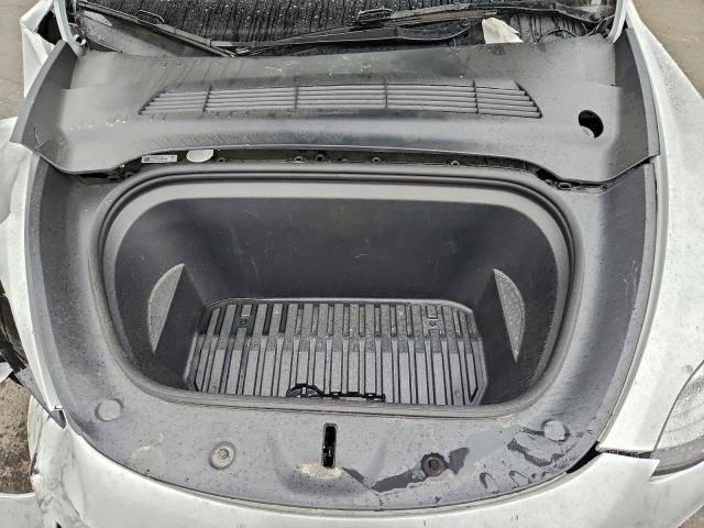 Tesla Model Y Image 13