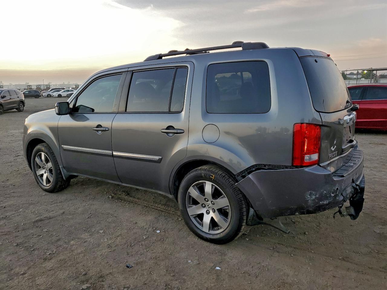 Honda Pilot Touring Image 2