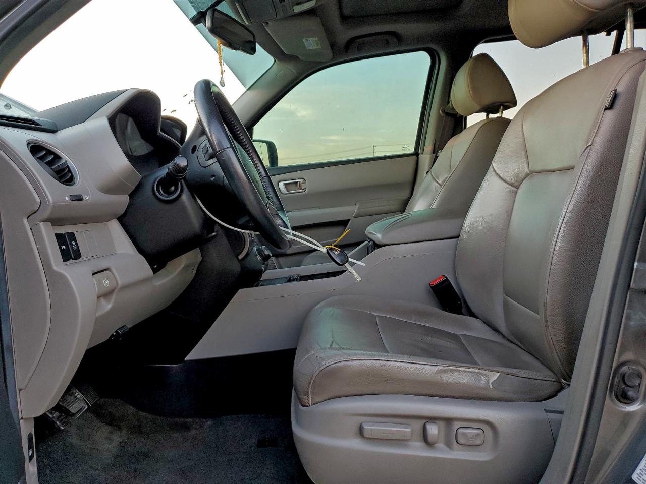 Honda Pilot Touring Image 8