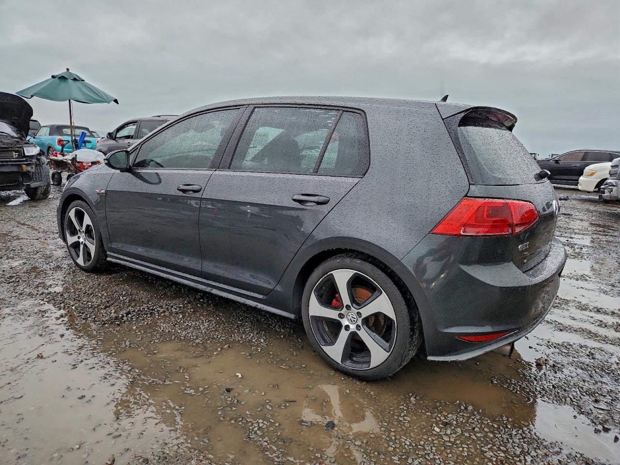 Volkswagen GTI Image 2