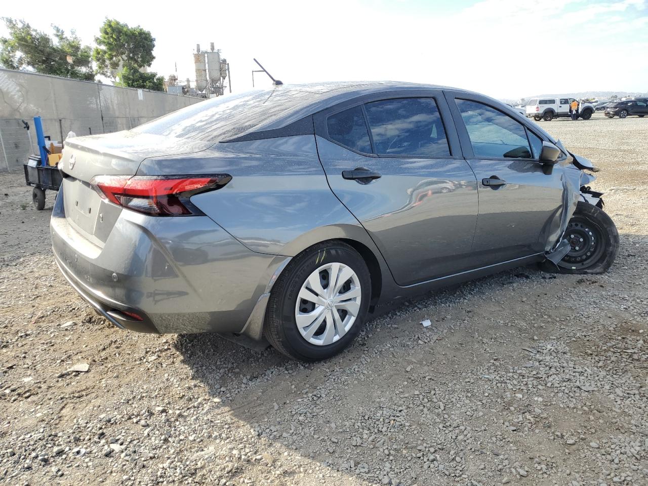 Nissan Versa S Image 6
