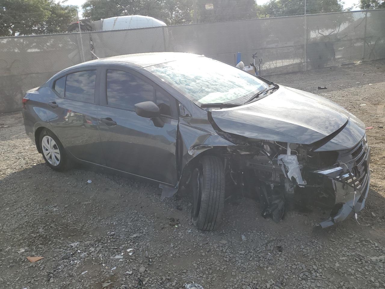 Nissan Versa S Image 5