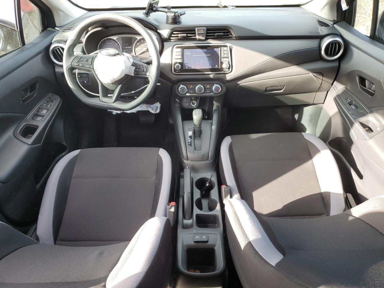 Nissan Versa S Image 12