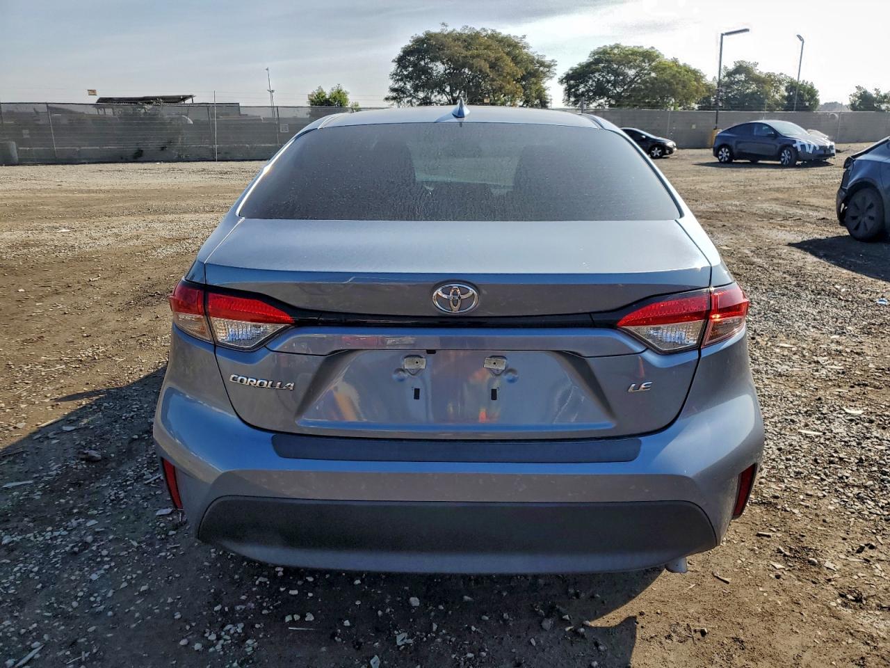 Toyota Corolla Le Image 12